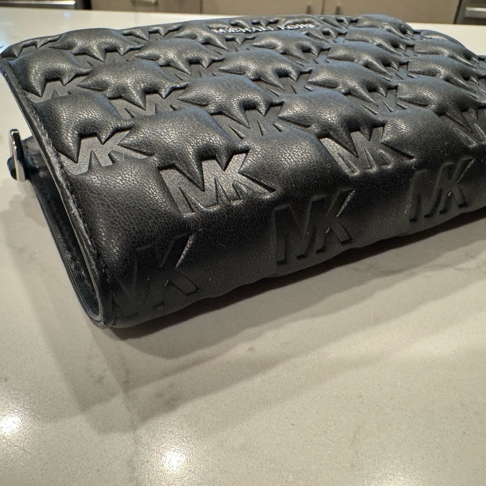 Michael Kors Quilted Signature Collection Wallet - Picture 15 of 15